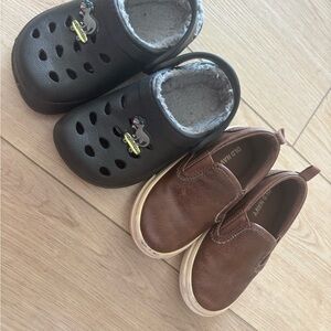 Old Navy Brown Kids Slip-On Shoes -6T